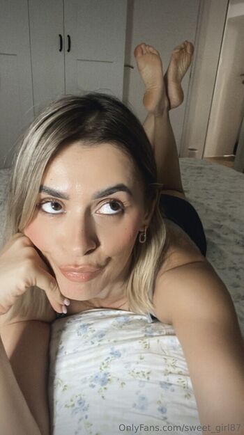 Full leaked Sweet girl page private onlyfans photo