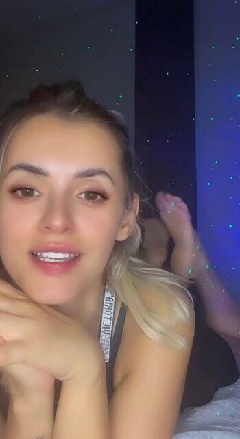 Full leaked Sweet girl private onlyfans photo