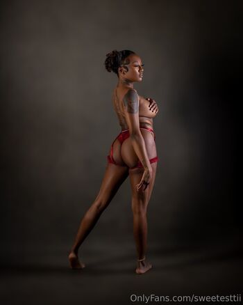 Full leaked Sweetesttii private onlyfans photo