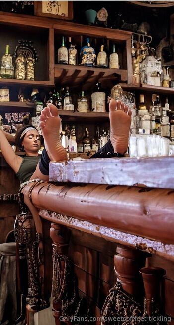 sweetsoftfeet-tickling