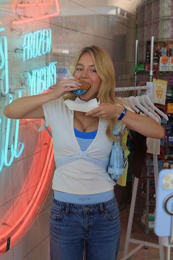 Full leaked Sydney sweeney  page private onlyfans photo