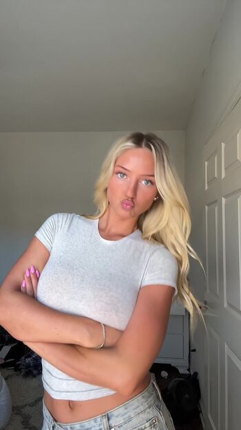 Full leaked Sydney thomas private onlyfans photo