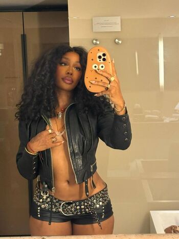 Full leaked Delaney short/ private onlyfans photo