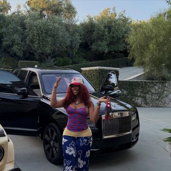 Full leaked Holly peers/ private onlyfans photo