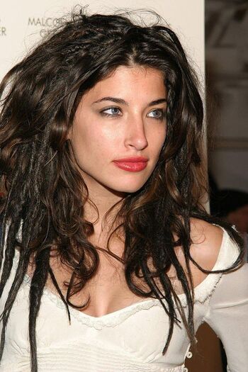Tania Raymonde
