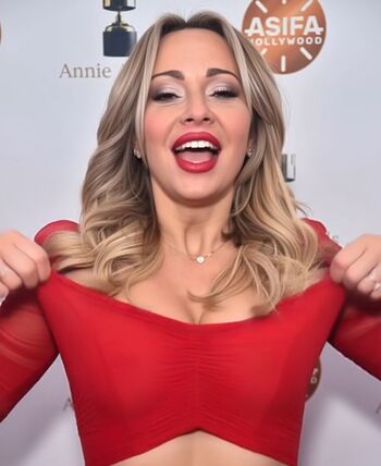 Tara Strong
