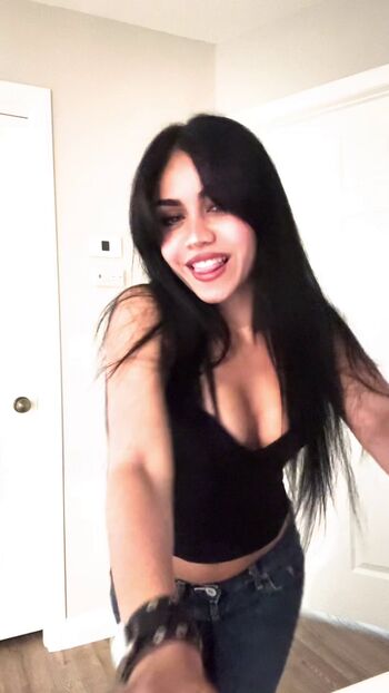 Full leaked Tara yummy private onlyfans photo