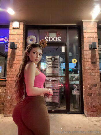 Full leaked Tayler hills page private onlyfans photo