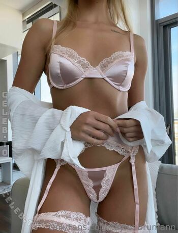 Full leaked Taylor brumann page private onlyfans photo