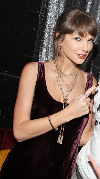 Full leaked Taylor swift  page private onlyfans photo