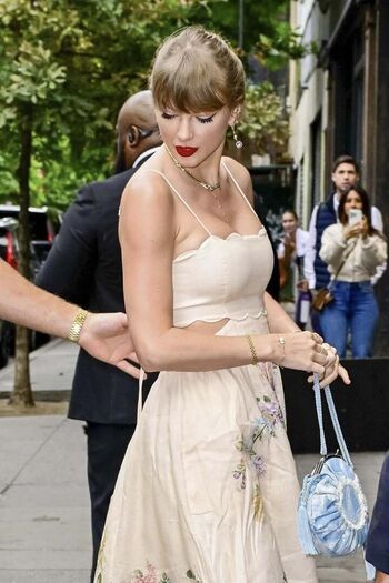 Full leaked Taylor swift page private onlyfans photo