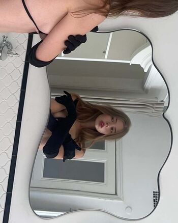 Full leaked Ashley lane / private onlyfans photo