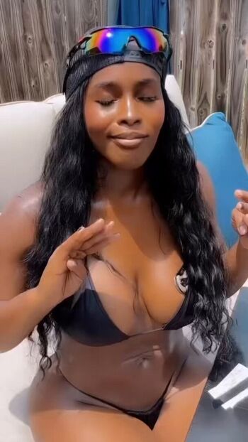 Full leaked Thatgalfoxy private onlyfans photo