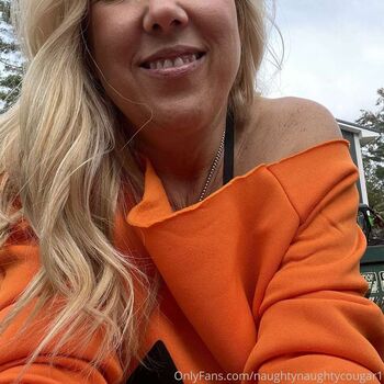 Full leaked The naughty cougar private onlyfans photo