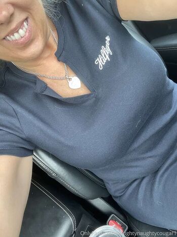 Full leaked The naughty cougar private onlyfans photo