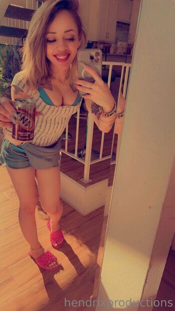 thehollyhendrix