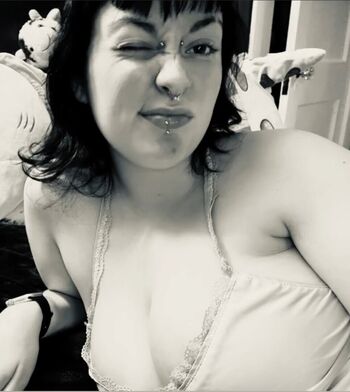 Full leaked Theofficialwiltedrose private onlyfans photo