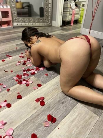 Full leaked Theonlyrachelgray private onlyfans photo