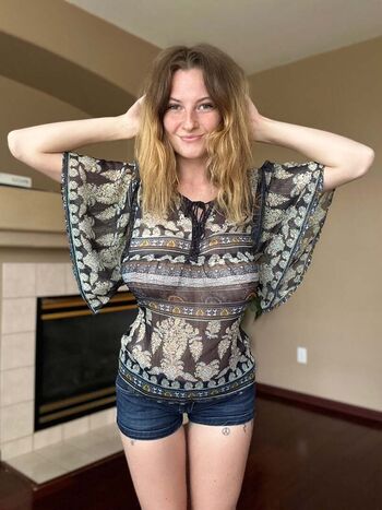 Full leaked Thereallovebug private onlyfans photo