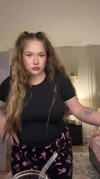 Full leaked Theycallmelilvan private onlyfans photo