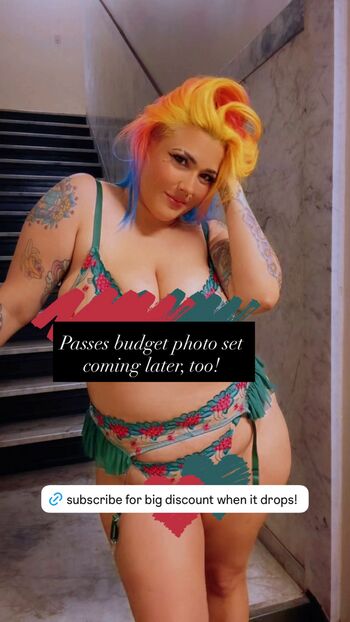 Full leaked Thezombiunicorn private onlyfans photo