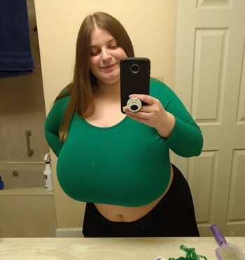 Thicc Girls That Do B