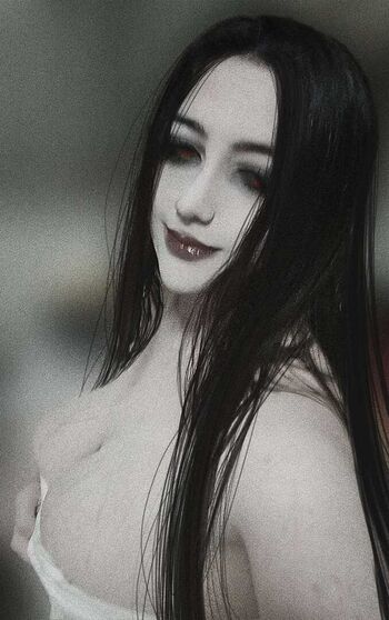 Full leaked Thornedironrose private onlyfans photo