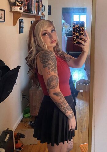 Full leaked Tiiinkkk private onlyfans photo