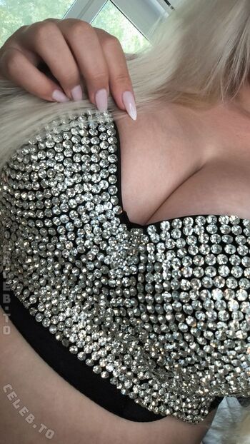 Full leaked Tina typicaltinaa private onlyfans photo