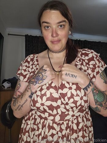 tits_tatts_and_tolkien