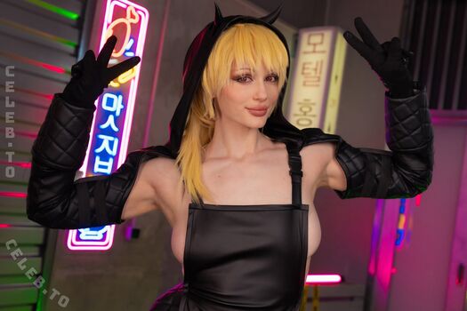 Full leaked Tniwecosplay  page private onlyfans photo