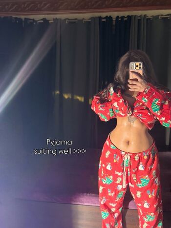Full leaked Toned belly private onlyfans photo