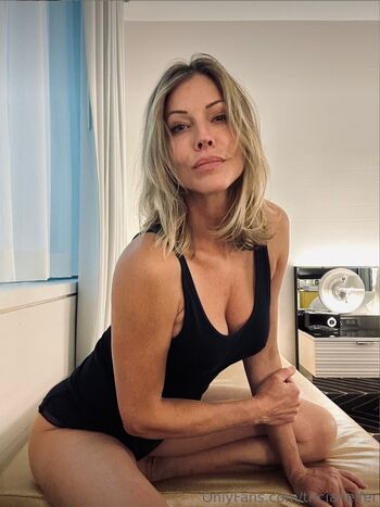 Full leaked Tricia helfer page private onlyfans photo