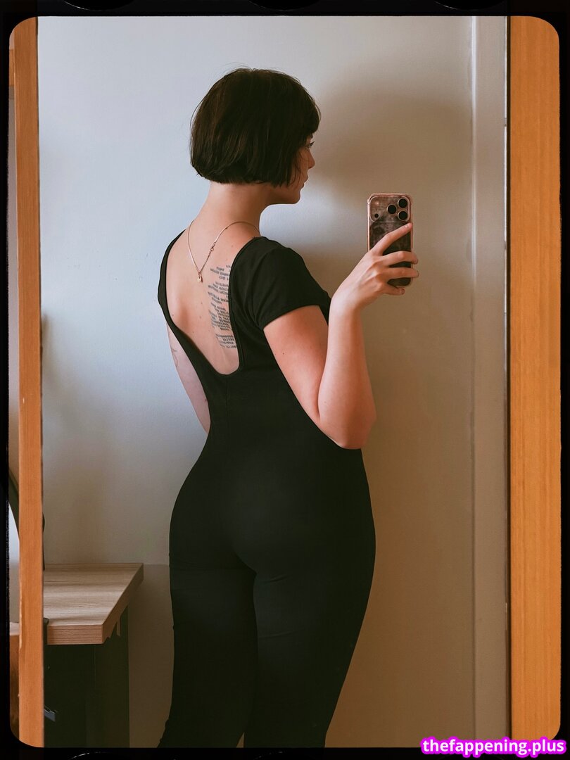 Full leaked Hunter schafer/ private onlyfans photo