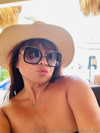 Full leaked Tropical island girl  u private onlyfans photo