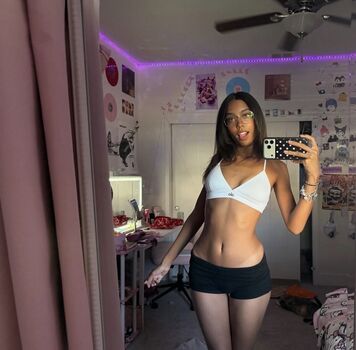 Full leaked Ttahlula private onlyfans photo