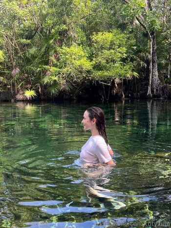 Full leaked Tutyzulu page private onlyfans photo