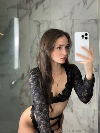 Full leaked Tutyzulu private onlyfans photo