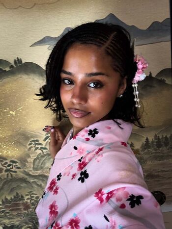 Full leaked Charli evans/ private onlyfans photo