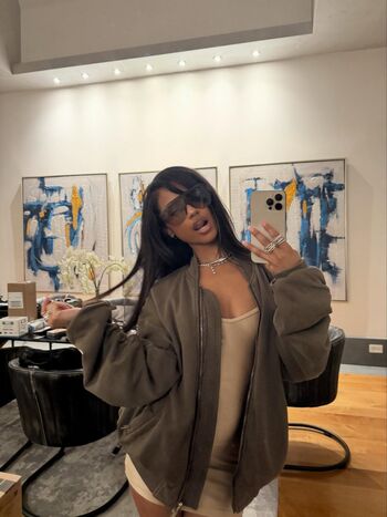 Full leaked Avery angel/ private onlyfans photo