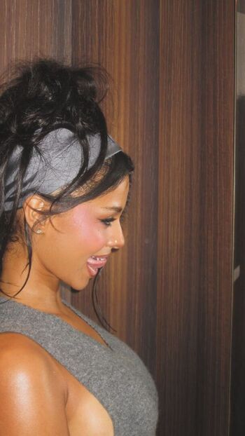 Full leaked Naomi woods/ private onlyfans photo