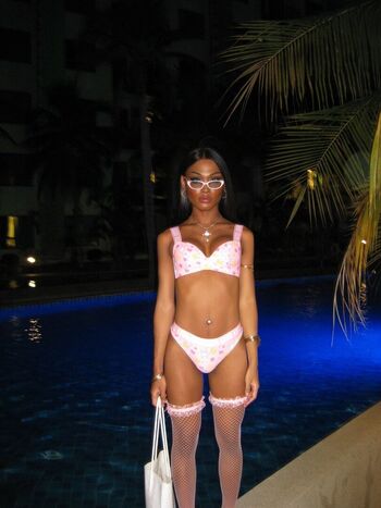 Full leaked Una private onlyfans photo