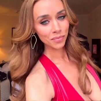 Full leaked Una healy page private onlyfans photo