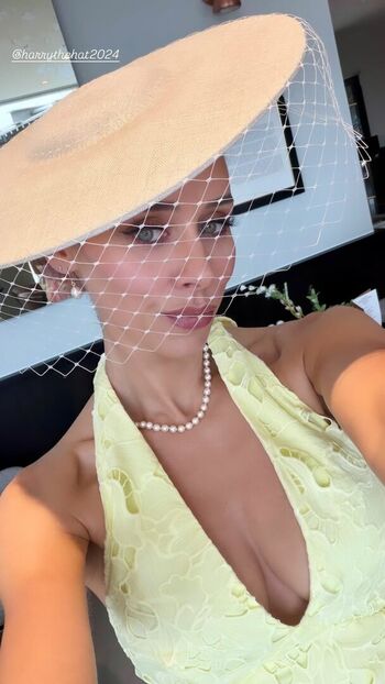 Full leaked Una healy page private onlyfans photo
