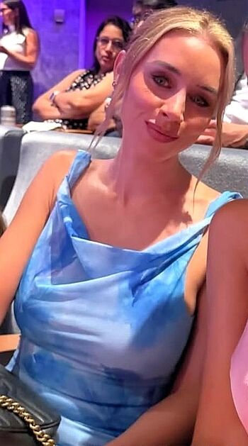 Full leaked Una healy page private onlyfans photo