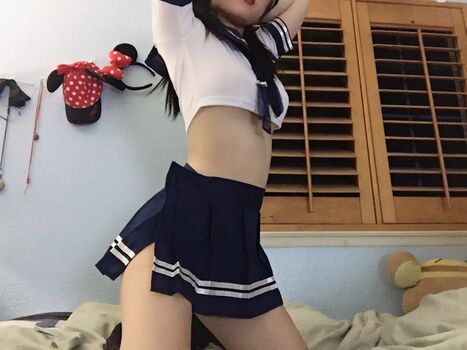 ur2dwaifu