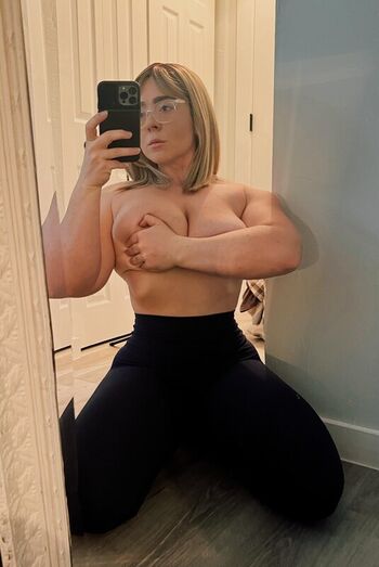 Full leaked Urmommymaggie private onlyfans photo