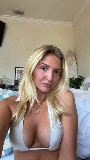 Full leaked Uronlymaleah private onlyfans photo