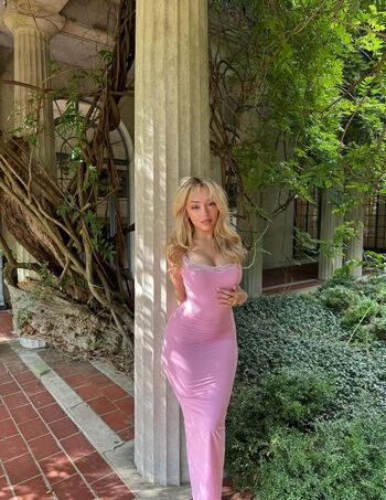 Full leaked Juliebenz/ private onlyfans photo