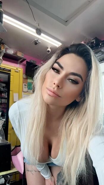 Full leaked Valeriaschacht private onlyfans photo